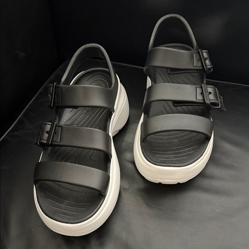 Skechers Black and White Platform Sandals - Picture 2 of 3